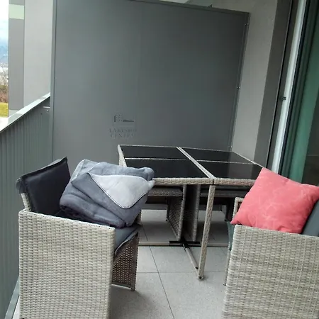 Lakeside Woerthersee - Free Covered Parking, Train & Bus & Supermarket With Supercharger Appartement Sekull